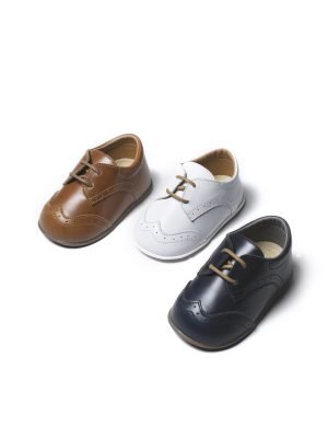 https://www.mikavouli.gr/wp-content/uploads/2021/12/Pri2070-BABYWALKER-SHOES-BROGUES-scaled-300x400.jpg